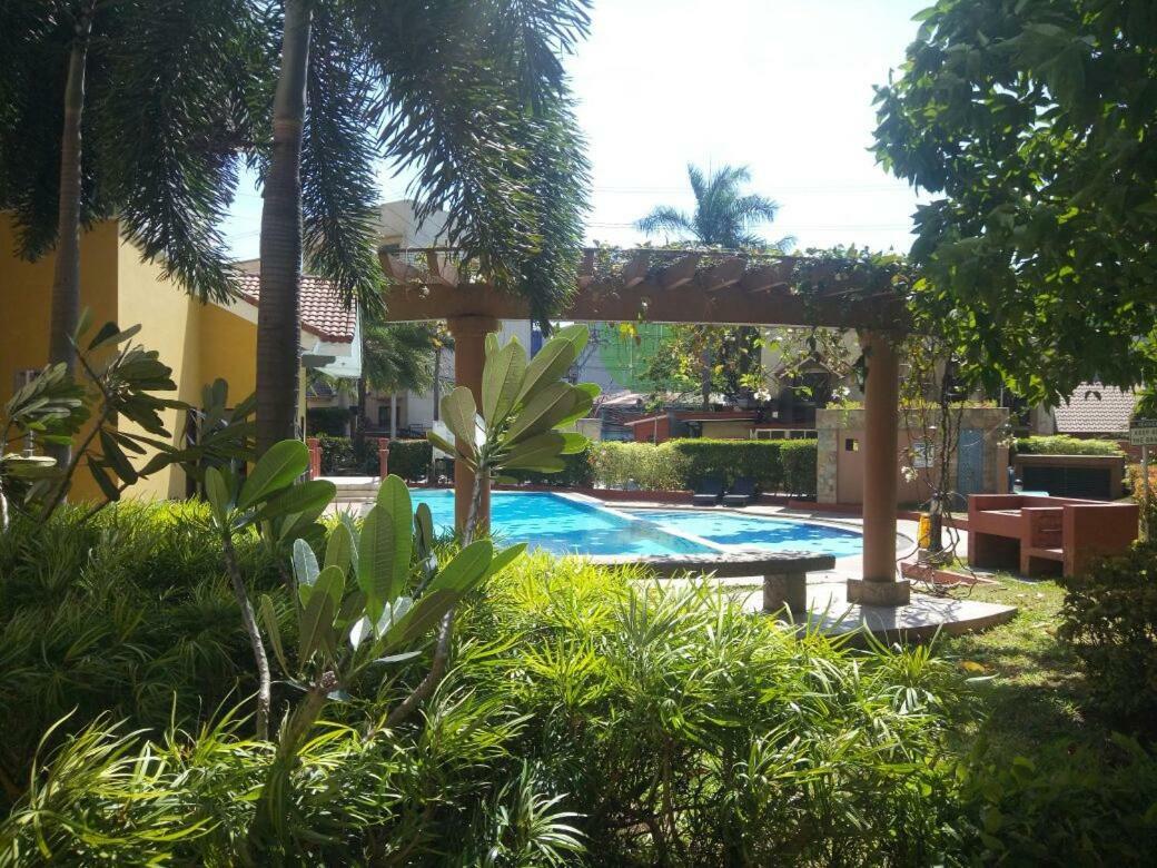 2br Avida Tower Near Naia Airport Apartment *